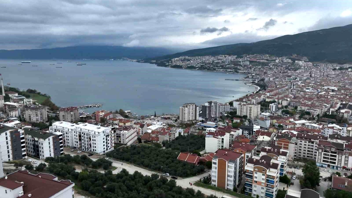 Gemlik Belediye Başkanı: Depremde can ve mal kaybı yaşanmadı