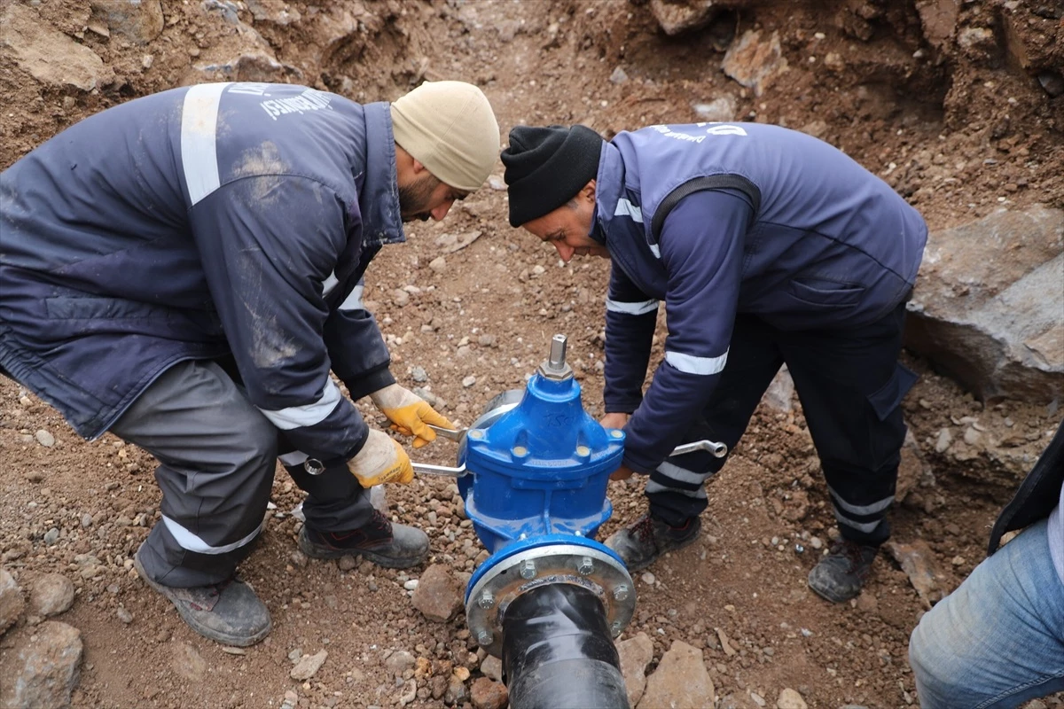 Diyarbakır\'da Üçkuyu Mahallesi\'ne yeni içme suyu şebekesi döşeniyor