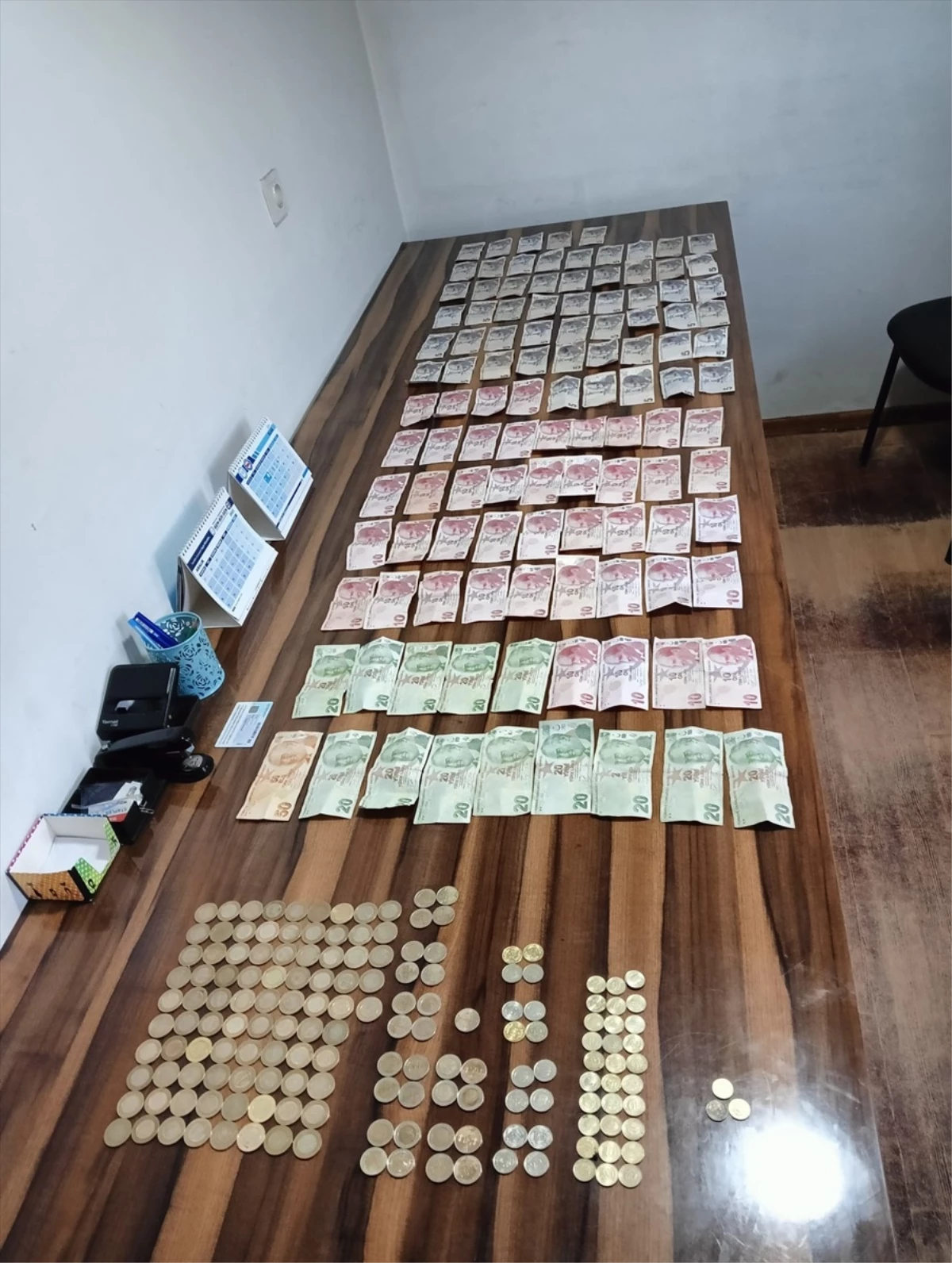 Düzce'de dilenci kadının üzerinden 1131 lira çıktı