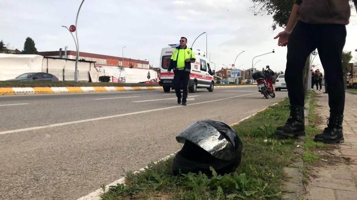 Edirne\'de motosiklet ve otomobilin karıştığı kaza: 1 yaralı