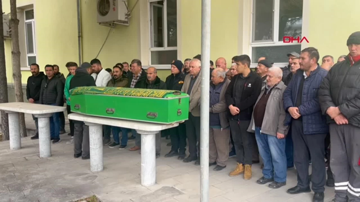 Eskişehir\'de kayıp gençlerin cenazesi toprağa verildi