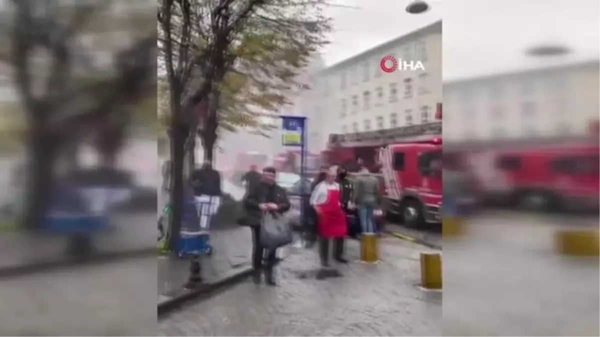 Fatih Tahtakale\'de Handa Çıkan Yangın Söndürüldü