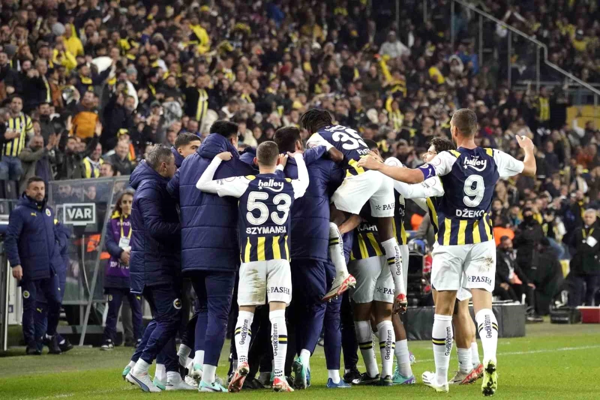 Fenerbahçe, Sivasspor\'u 4-1 mağlup ederek liderliğini sürdürdü
