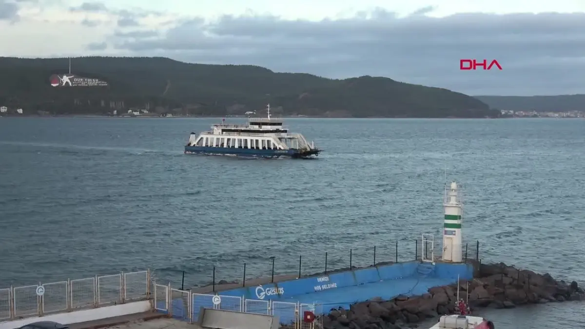 Çanakkale\'de fırtına nedeniyle feribot seferleri iptal edildi