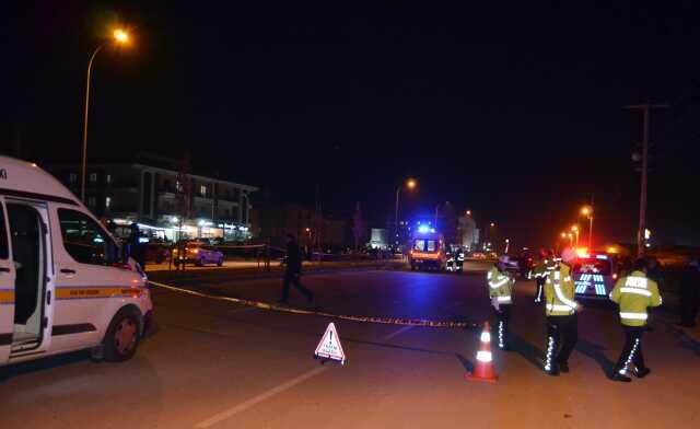 Hızla gelen otomobilin çarptığı üniversite öğrencisi hayatını kaybetti