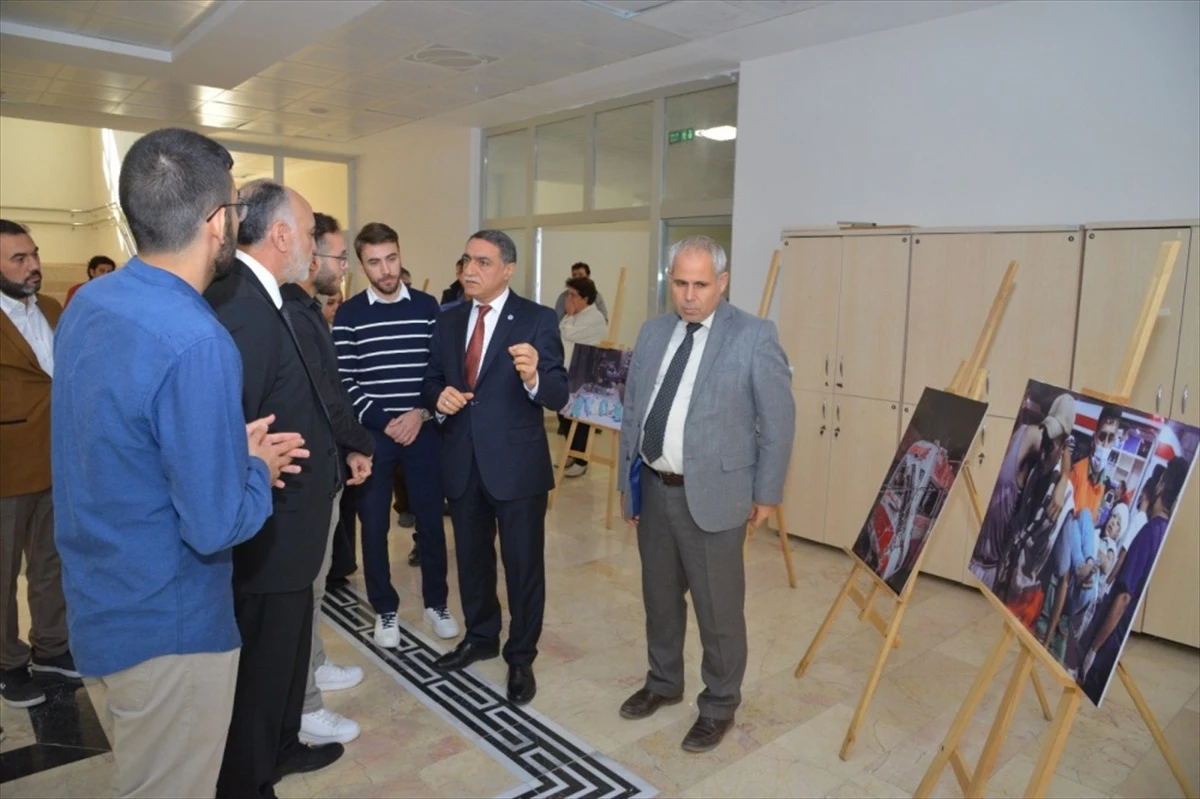 Kırşehir Ahi Evran Üniversitesi\'nde Gazze\'de Doktor Olmak konulu fotoğraf sergisi açıldı