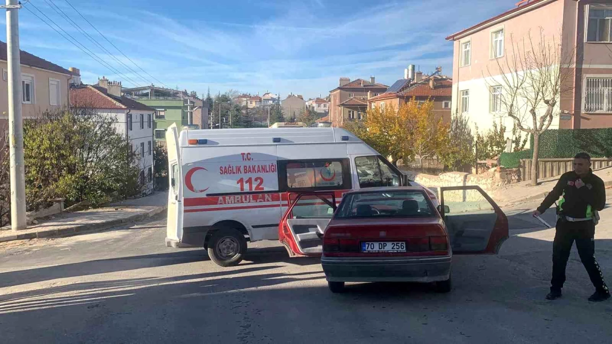 Karaman\'da ambulans ile otomobil çarpıştı, 1 yaralı