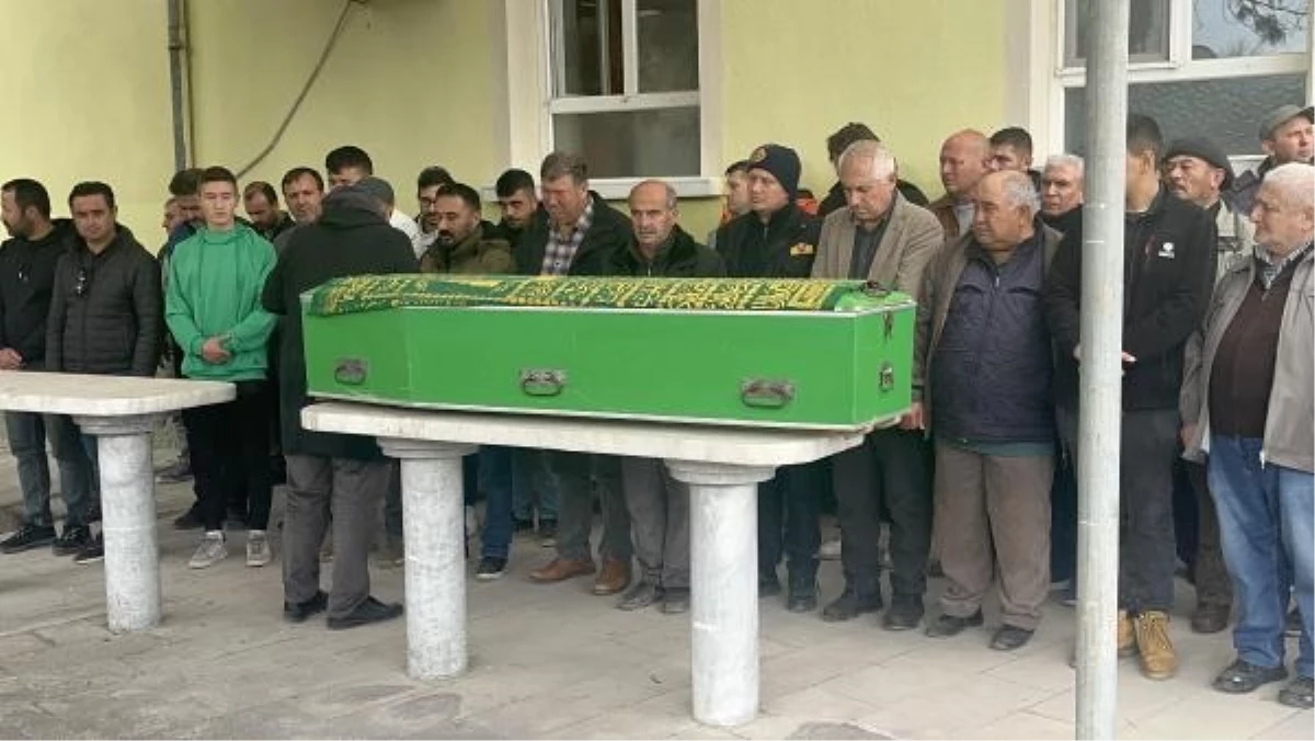 Eskişehir\'de kayıp olarak aranan gençlerin cenazeleri toprağa verildi