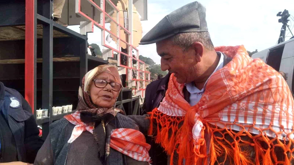 100 Yaşındaki Fatma Çiftçi Deve Güreşi Festivaline Onur Konuğu Oldu