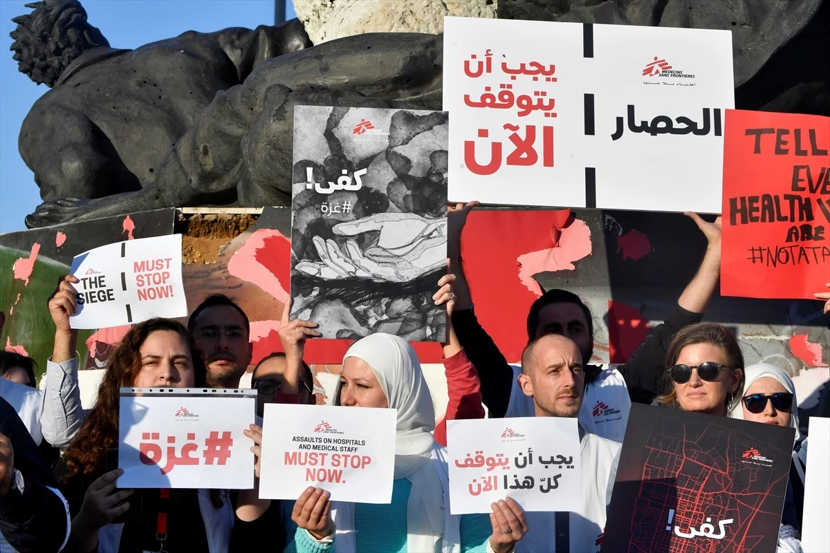 Lübnan\'da "Sınır Tanımayan Doktorlar" Gazze Şeridi için dayanışma gösteri yaptı