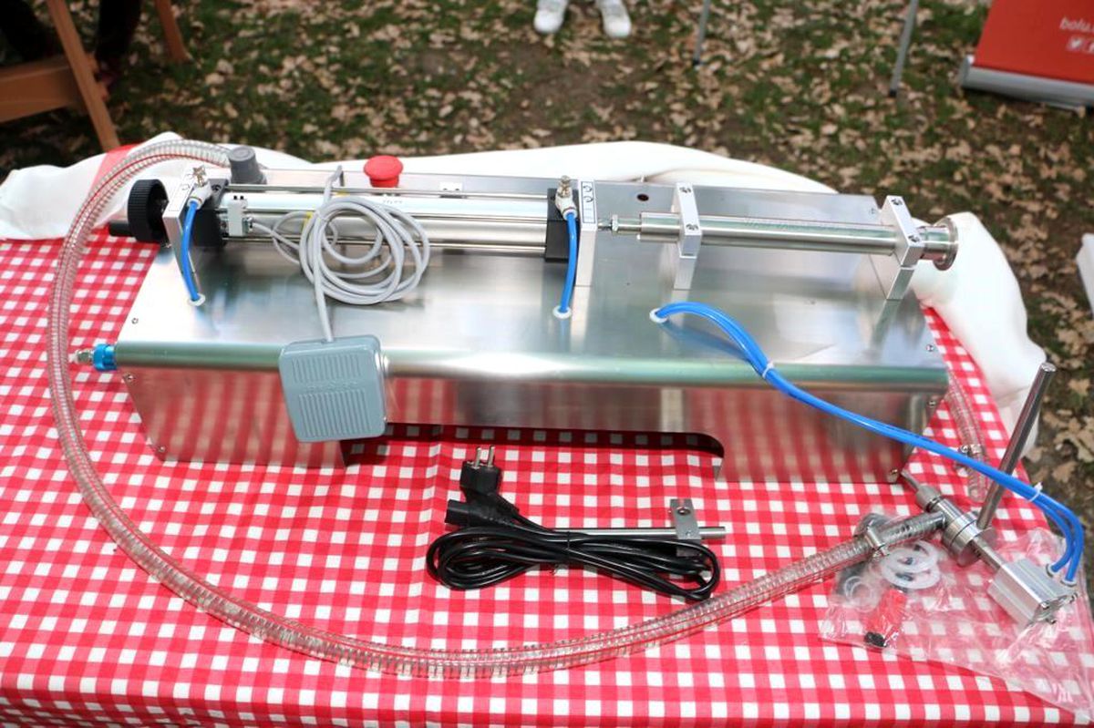 Bolu\'da Kadın Kooperatifi Sıvı Akışkan Dolum Makinesi Aldı
