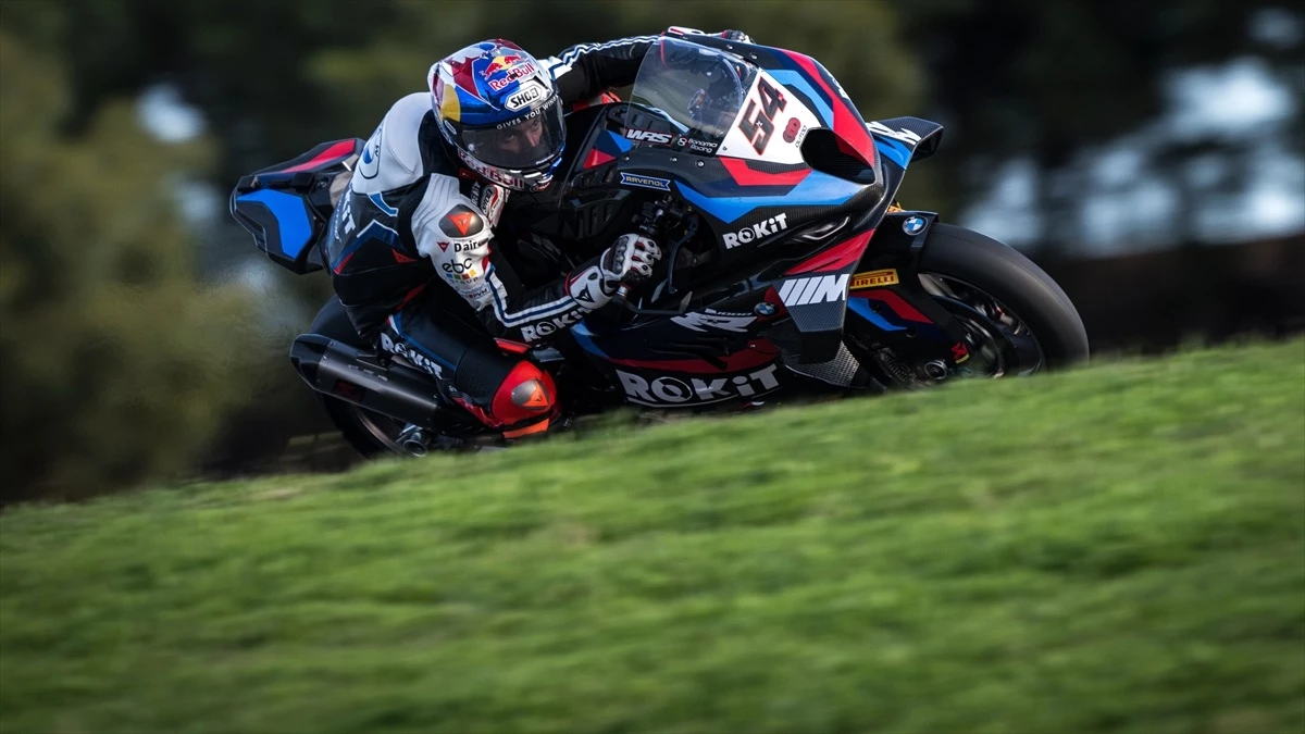 Toprak Razgatlıoğlu, Rokit BMW ile 2024 Dünya Superbike Şampiyonası hazırlıklarına başladı