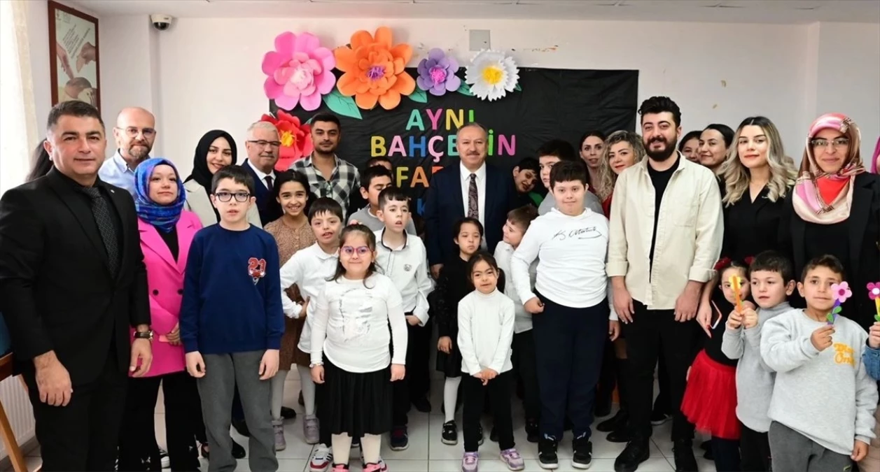 Nevşehir Valisi Ali Fidan, Engelliler Günü\'nde öğrencilerle buluştu