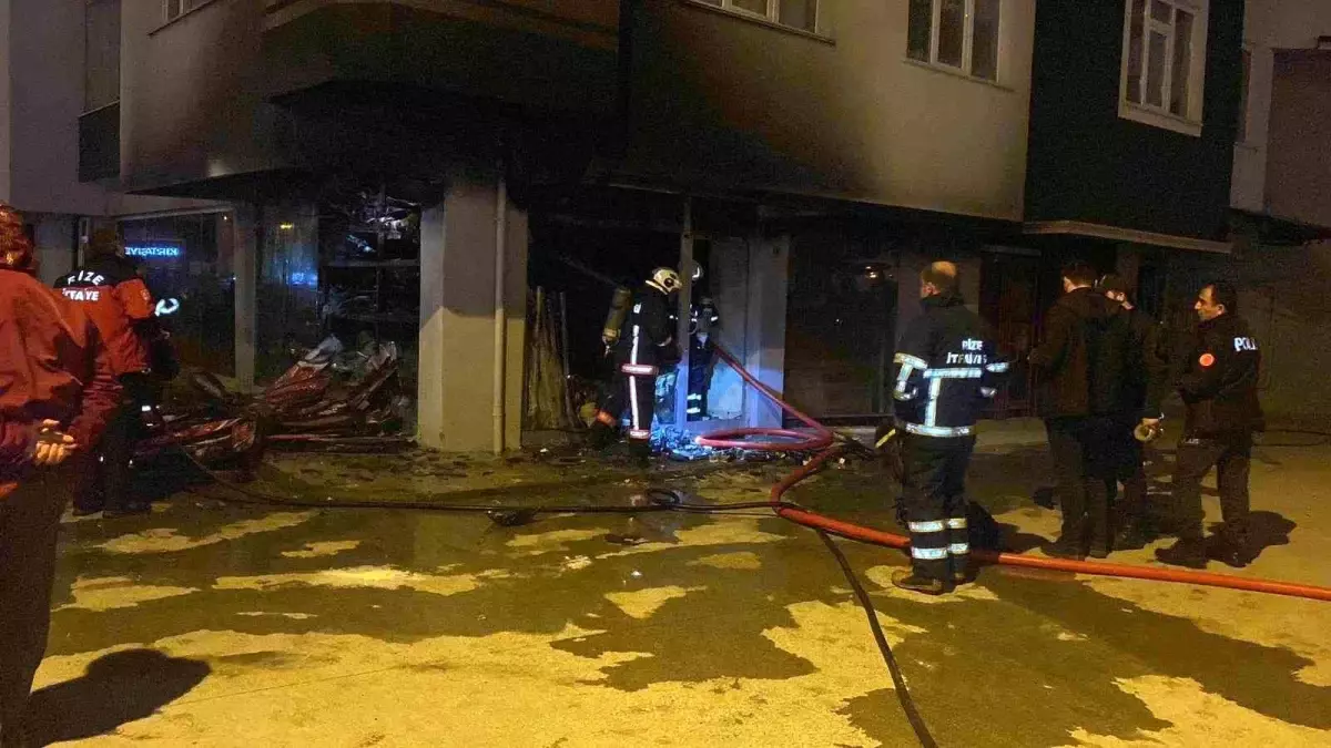 Rize\'de bir iş yerinde çıkan yangın söndürüldü