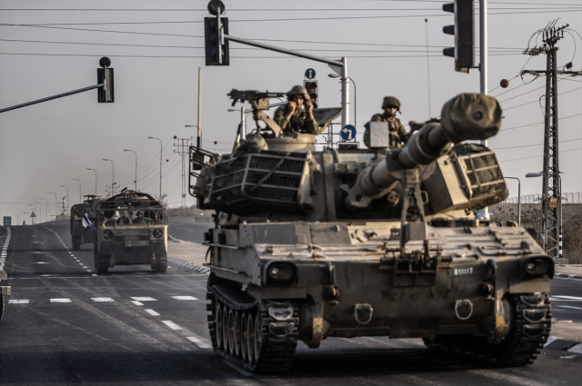 Tanklarını Gazze Şeridi'nin güneye yollayan İsrail ordusundan Filistinlilere tahliye emri