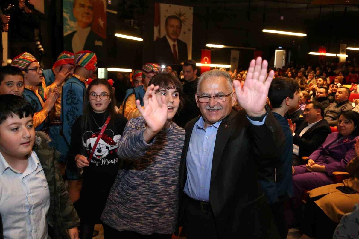 Vali Çiçek ve Başkan Büyükkılıç, özel çocukların heyecanına ortak oldu