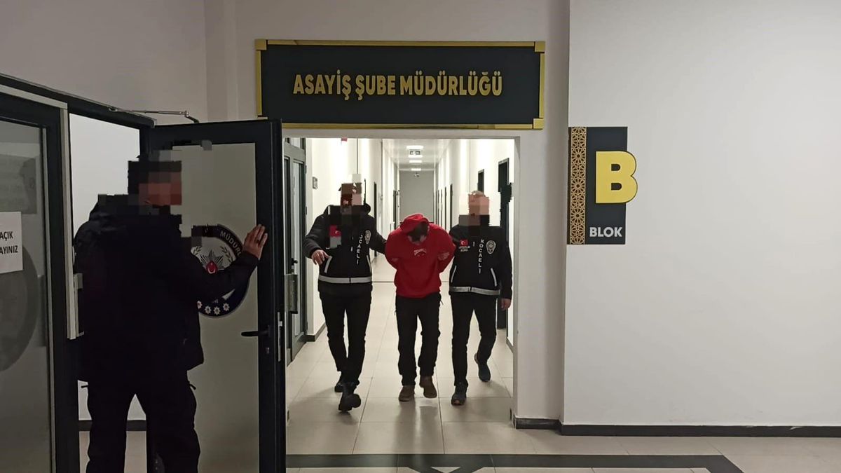 Başiskele\'de iş yerinden para ve tabanca çalan şahıs Eskişehir\'de yakalandı