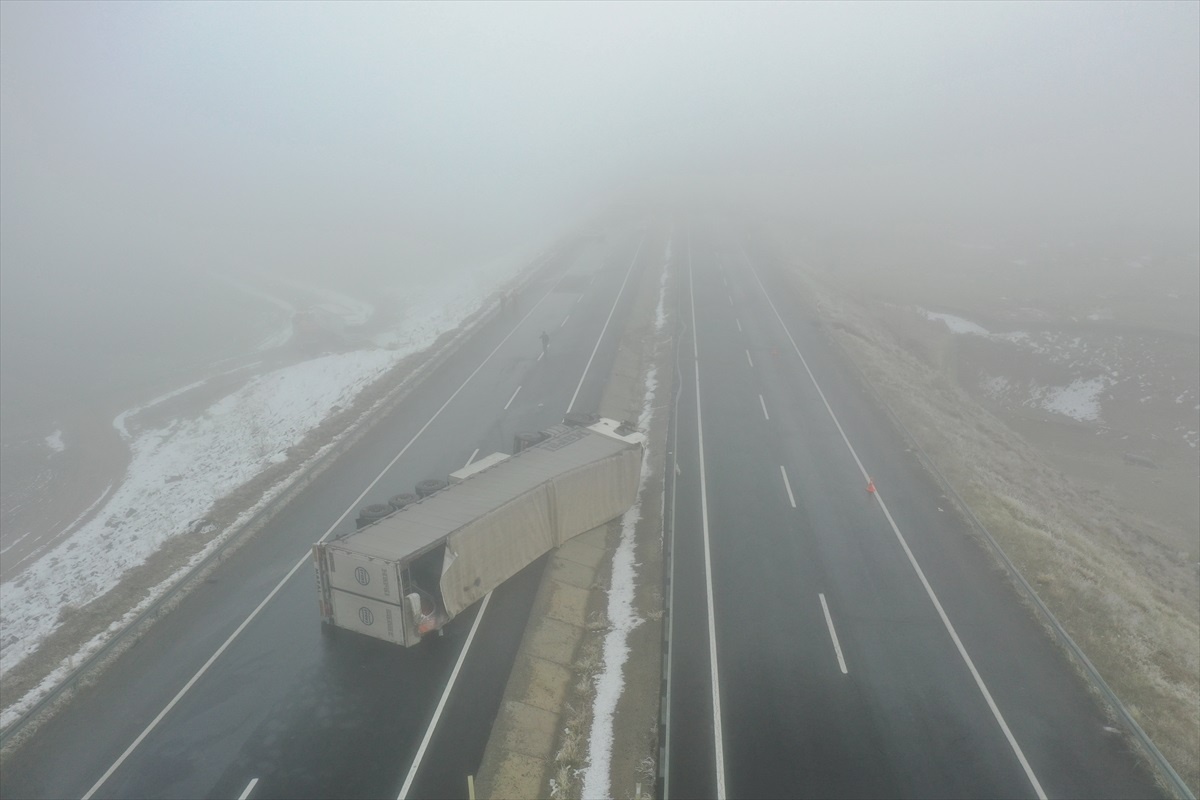 İran-Ağrı kara yolunda zincirleme trafik kazası: 19 yaralı