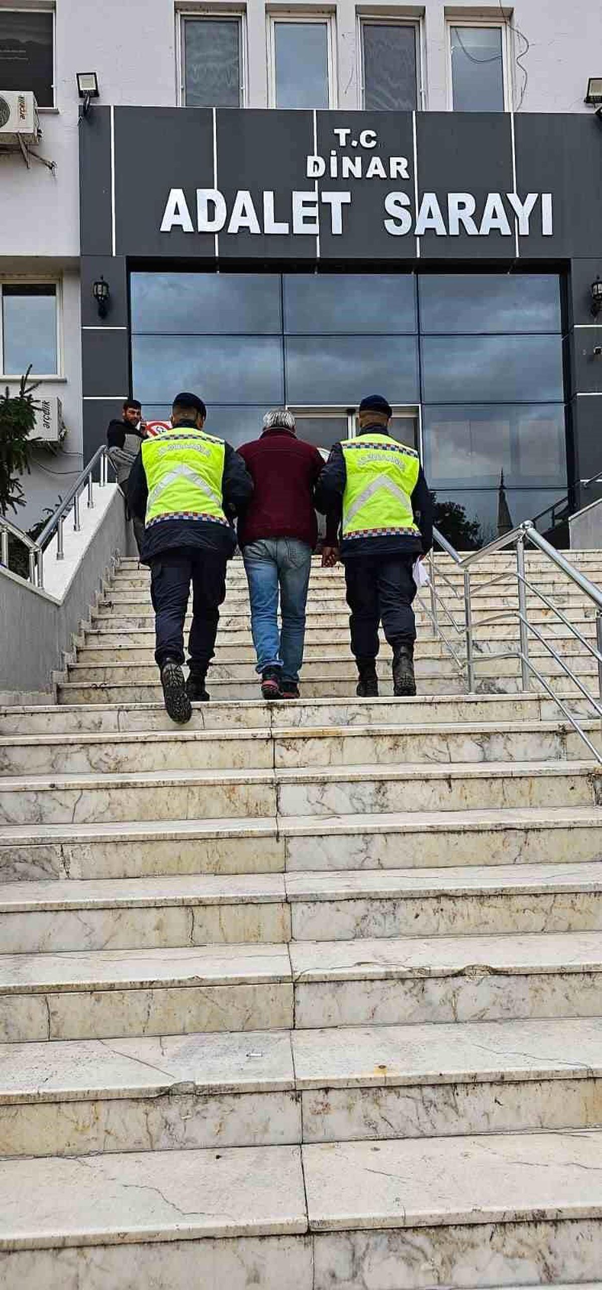 Antalya\'da Çalınan Bakır Kabloları Satmak İsteyen Şahıs Yakalandı