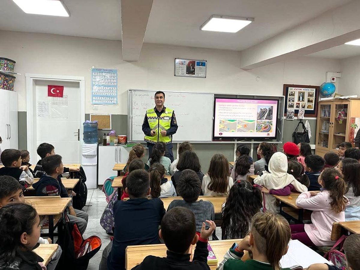 Aydın\'da Trafik Denetimleri: 71 Bin 4 Araç Kontrol Edildi, 461 Araç Trafikten Men Edildi