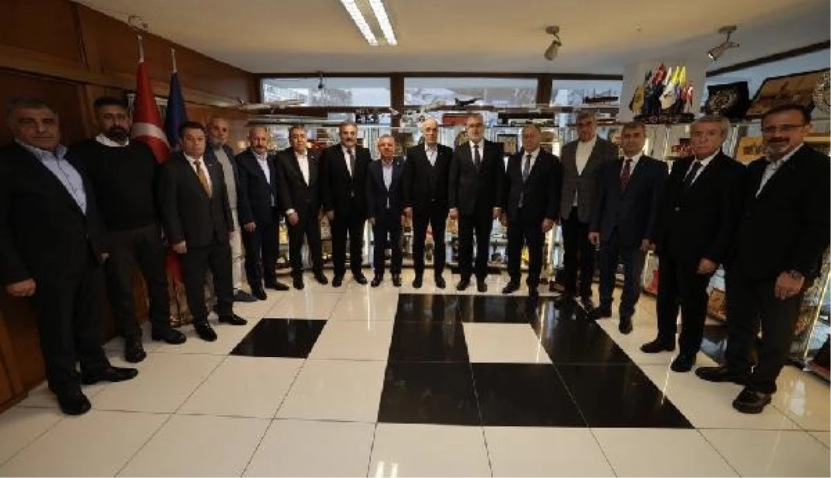 Çalışma ve Sosyal Güvenlik Bakanı Vedat Işıkhan, TÜRK-İŞ Genel Başkanı Ergün Atalay\'ı ziyaret etti