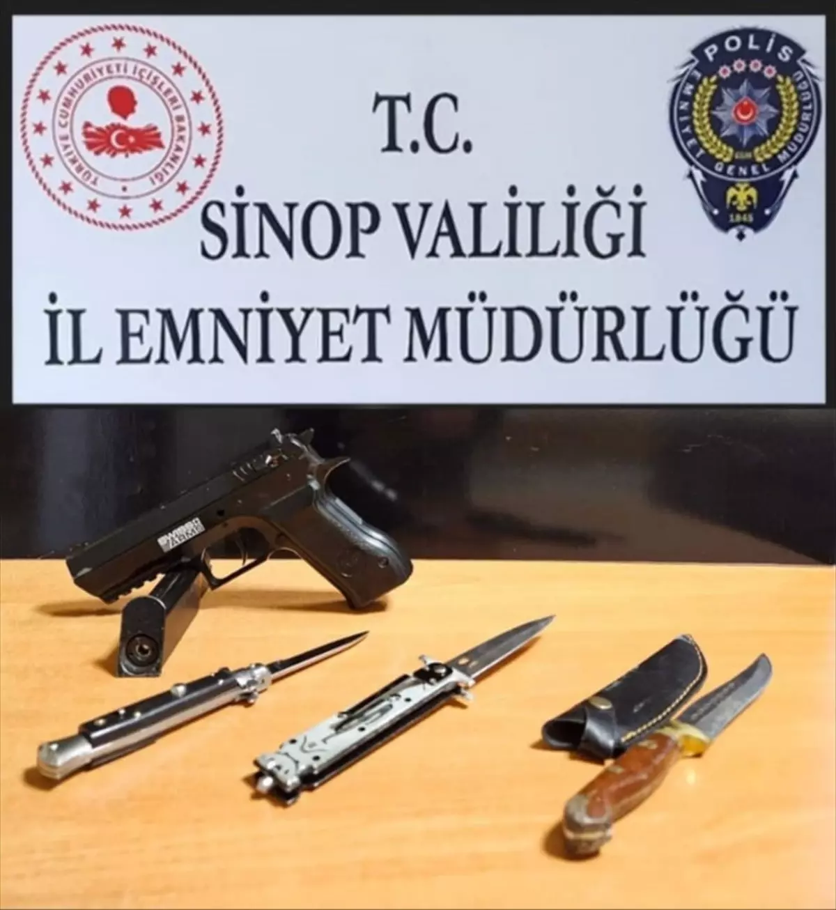 Boyabat\'ta tabanca ve bıçak ele geçirildi