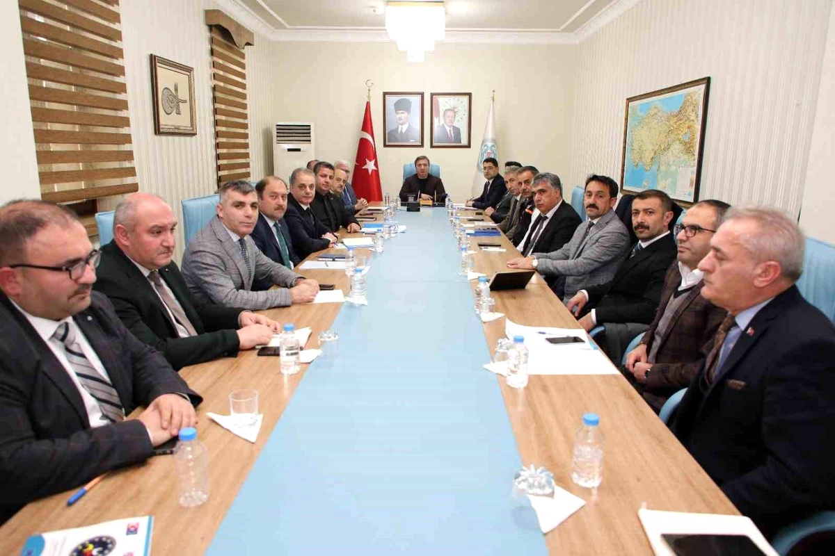 Erzincan\'da Cumhuriyetin 100. Yılında Yerel Dinamikleri Harekete Geçirme Çalıştayı