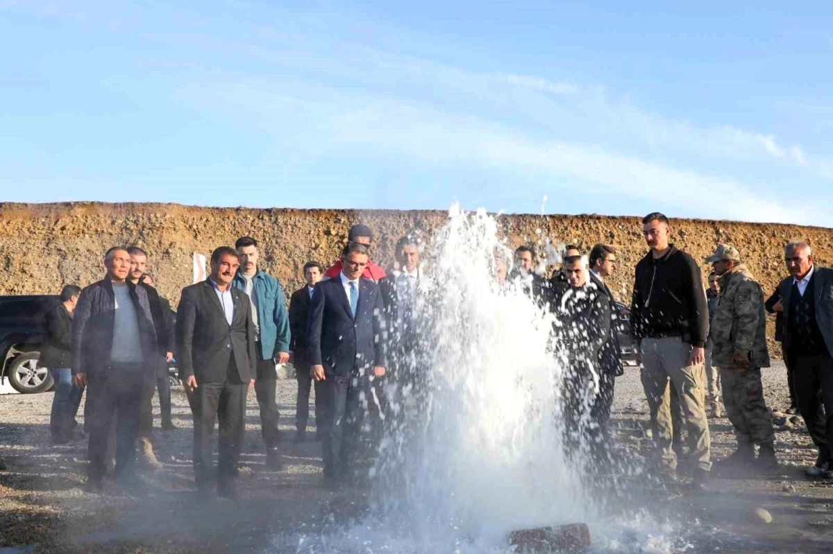 Van Valisi Erciş\'teki Jeotermal Seraları İnceledi