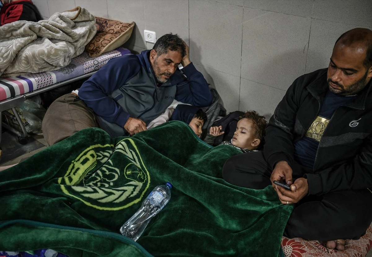 Hastanelerin hizmet dışı kaldığı Gazze\'de salgın felaketi yaşanıyor