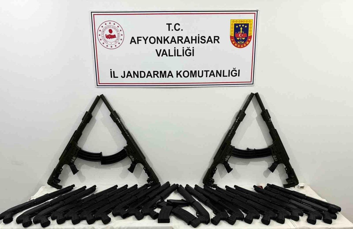 Afyonkarahisar\'da 24 adet kaçak av tüfeği ele geçirildi