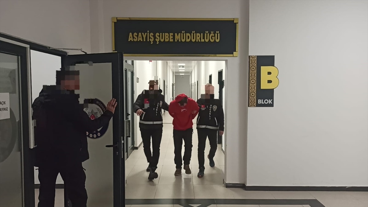 Başiskele\'de iş yerinden para çalan zanlı Eskişehir\'de yakalandı