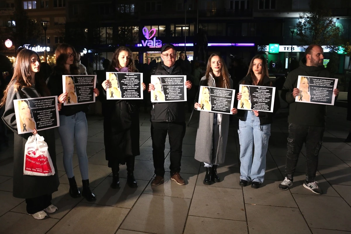 Kosova\'da Kadın Cinayeti Protestosu