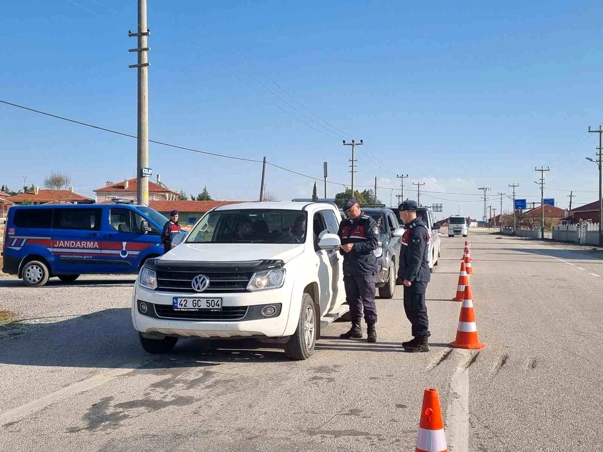 Kulu\'da yapılan asayiş uygulamasında araçlar kontrol edildi