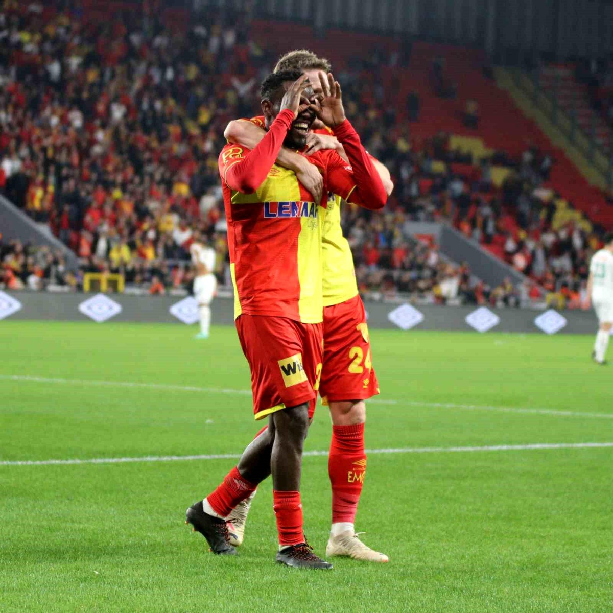Göztepe\'nin en skorer oyuncusu Kenneth Obinna Mamah