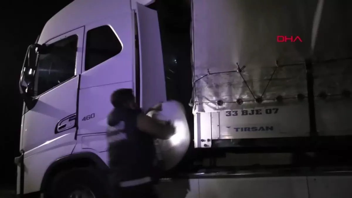 Mersin\'de TIR\'da 15 kilo esrar ele geçirildi