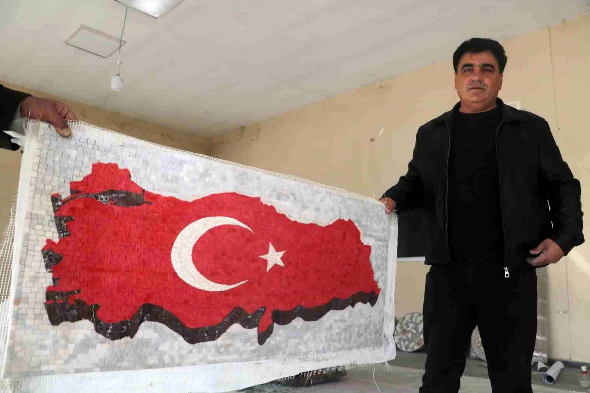 Suriyeli Mozaik Ustası Türkiye\'de İşlerini Geliştiriyor