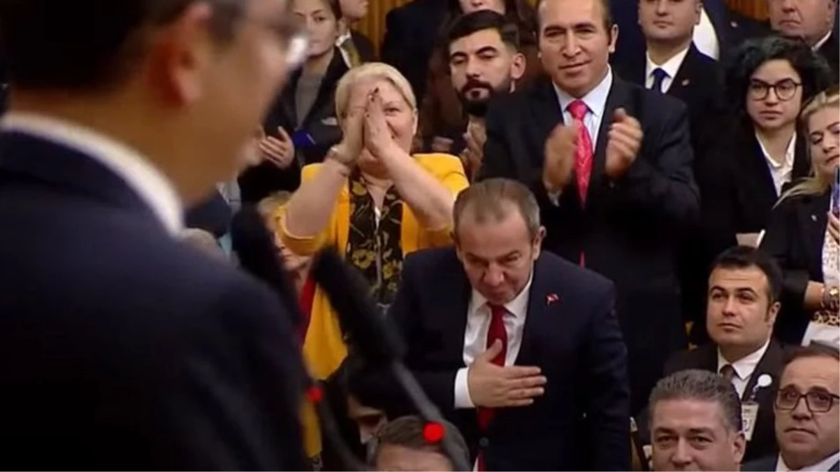 Özel\'den Kılıçdaroğlu\'nu kızdıracak hareket! Partiye geri dönen Tanju Özcan\'ı ayakta alkışlattı