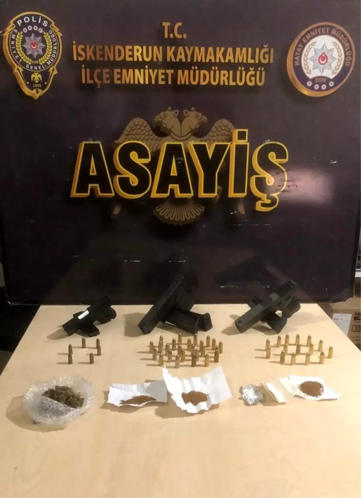 Hatay\'da yapılan uygulamalarda 10 şüpheli yakalandı ve 7 ruhsatsız tabanca ele geçirildi