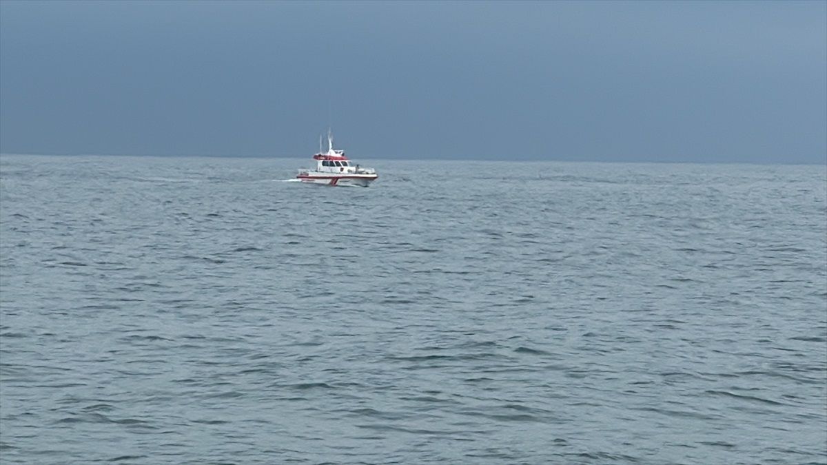 Rize\'de deniz kenarına giden kadını arama çalışmaları devam ediyor