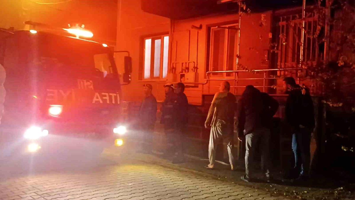 Kütahya\'da ev yangını ev sahipleri tarafından söndürüldü