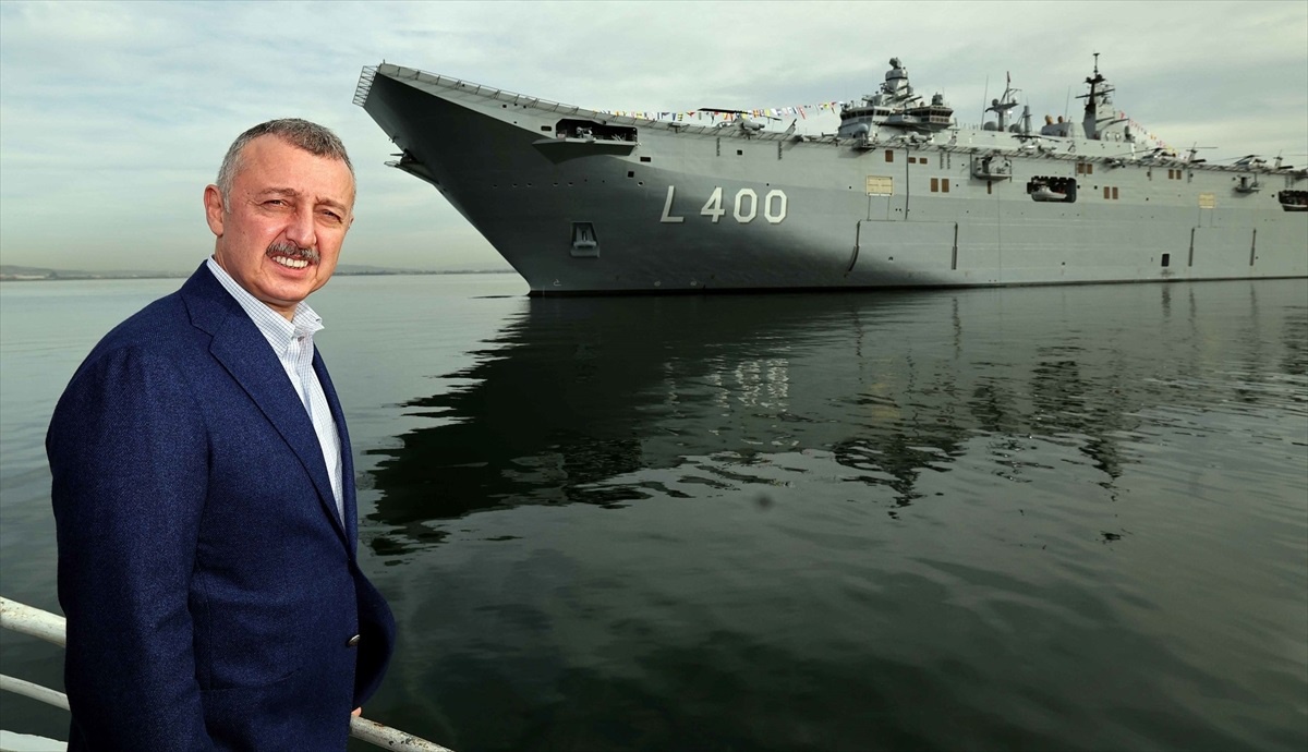 TCG Anadolu İzmit Körfezi\'nde ziyaretçilerini ağırlıyor