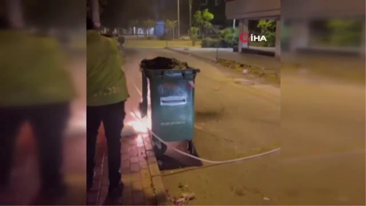 Adana\'da trafik polisleri çöp kutusundaki yangına müdahale etti