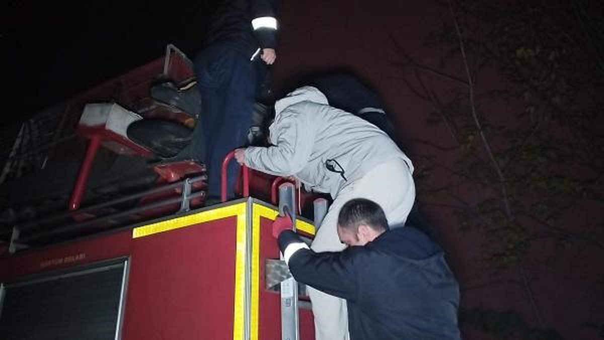 Edirne'de çıkan yangında mahsur kalan 5 kişi kurtarıldı