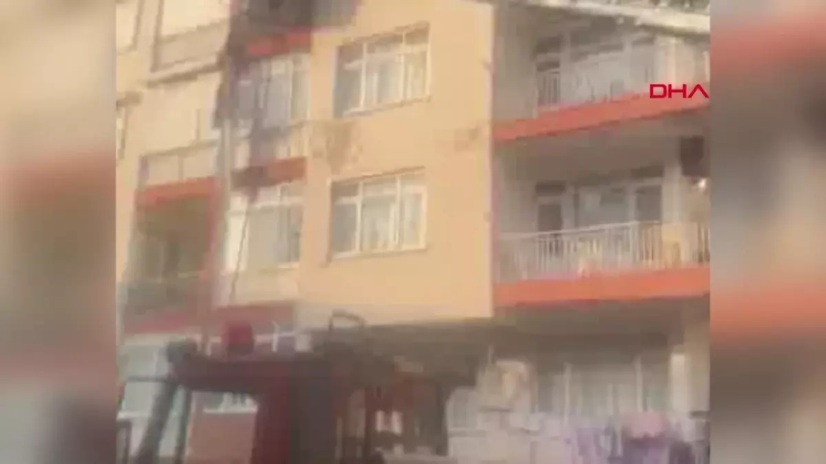 Yatalak hasta yangından itfaiye tarafından kurtarıldı