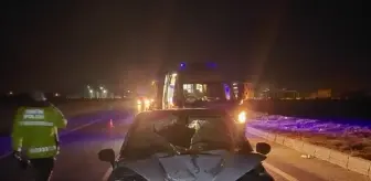 Konya'da kara yolunda yürüyen kişiye otomobil çarptı, hayatını kaybetti