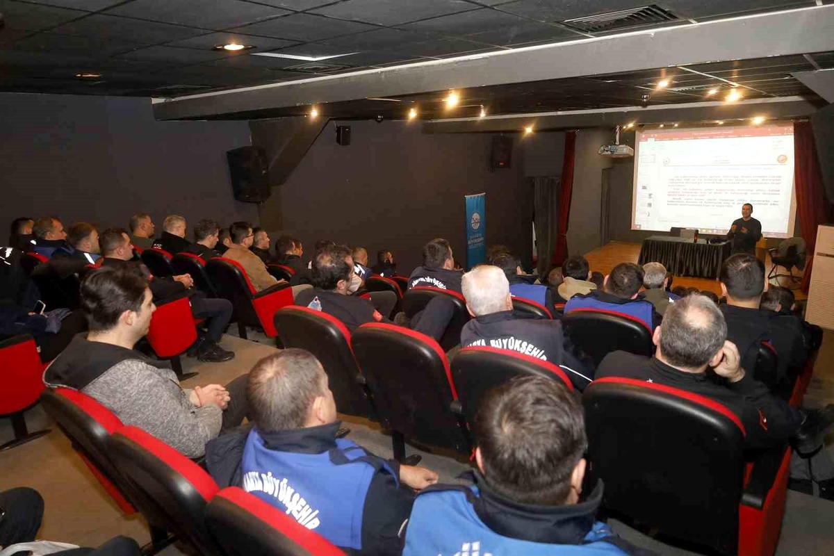 Sakarya Büyükşehir Belediyesi Zabıta Ekipleri Polislerden Eğitim Aldı