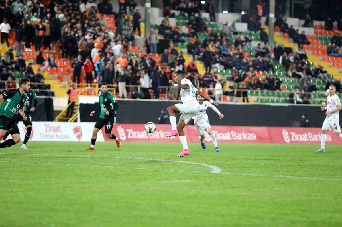 Ziraat Türkiye Kupası\'nda Corendon Alanyaspor, Kocaelispor\'u 1-0 yenerek bir üst tura çıktı