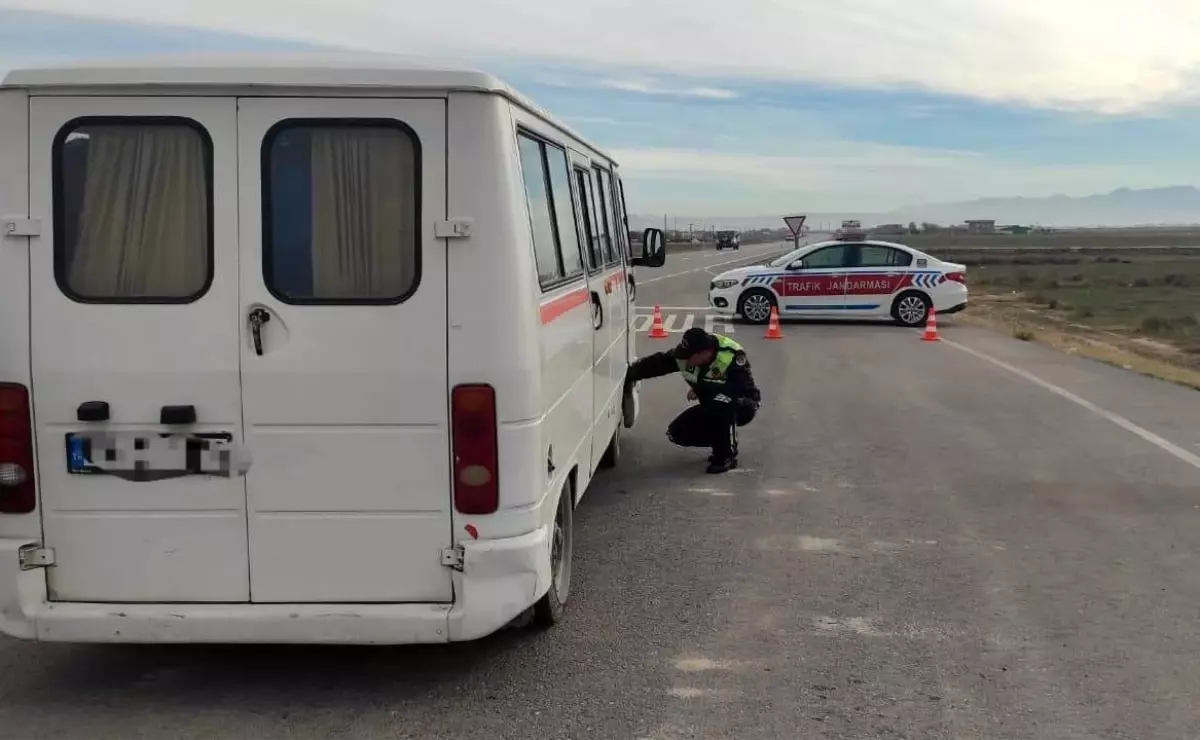 Trafik Jandarması Kış Lastiği Denetimlerine Başladı