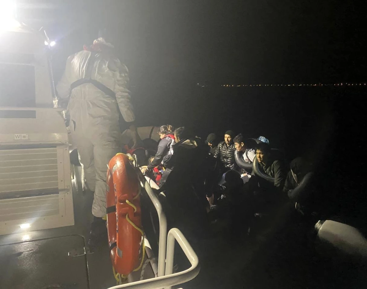 Çanakkale\'de 32 kaçak göçmen kurtarıldı