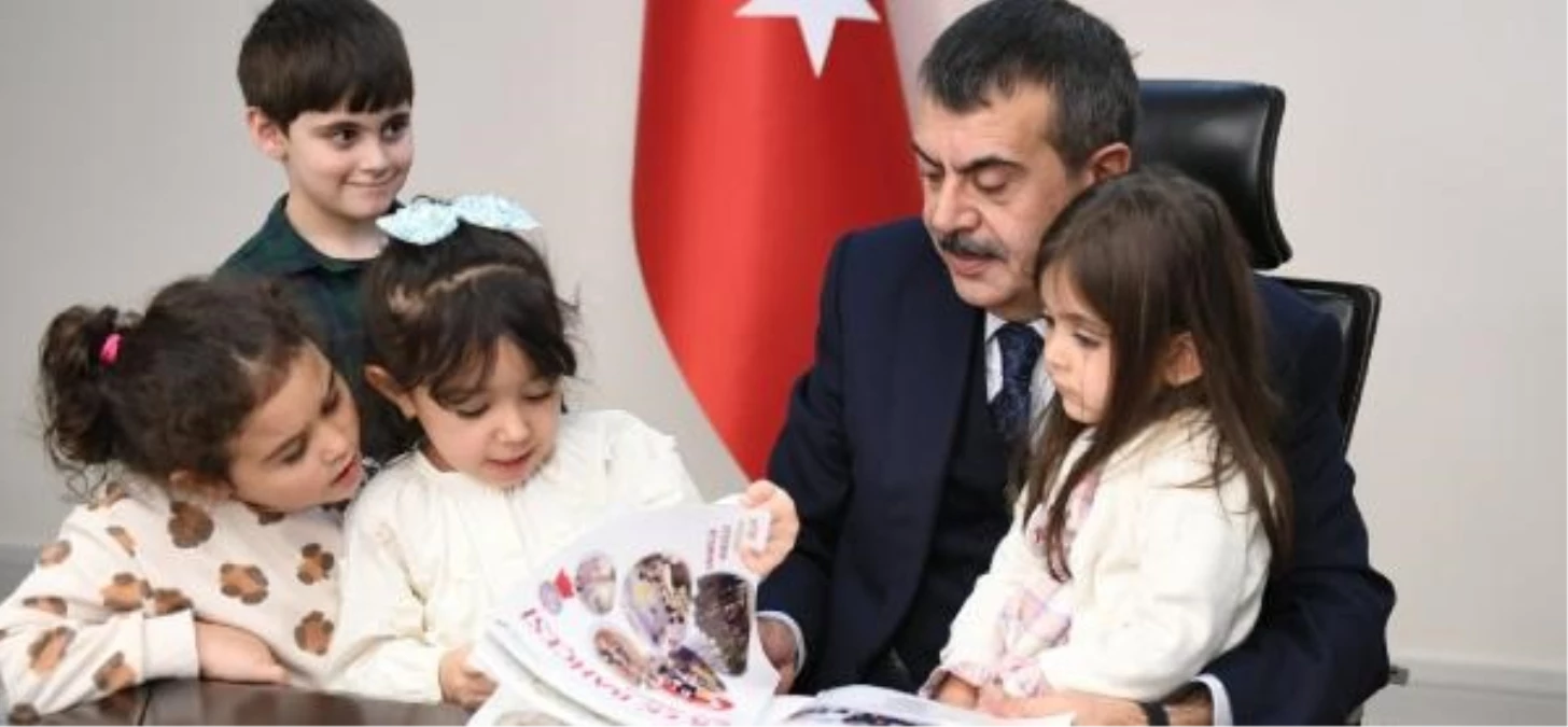 Milli Eğitim Bakanı Yusuf Tekin, Erzurum\'dan gelen öğrencilerle buluştu